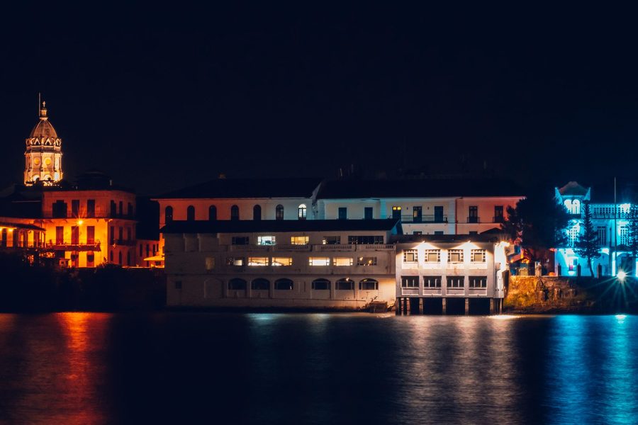 El Casco Antiguo de noche