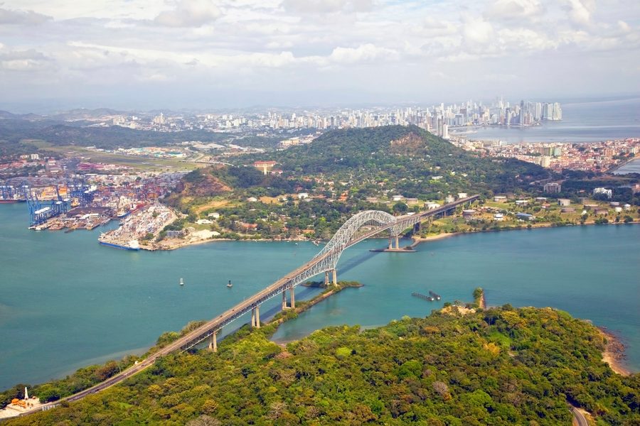 El Puente de las Américas y la ciudad