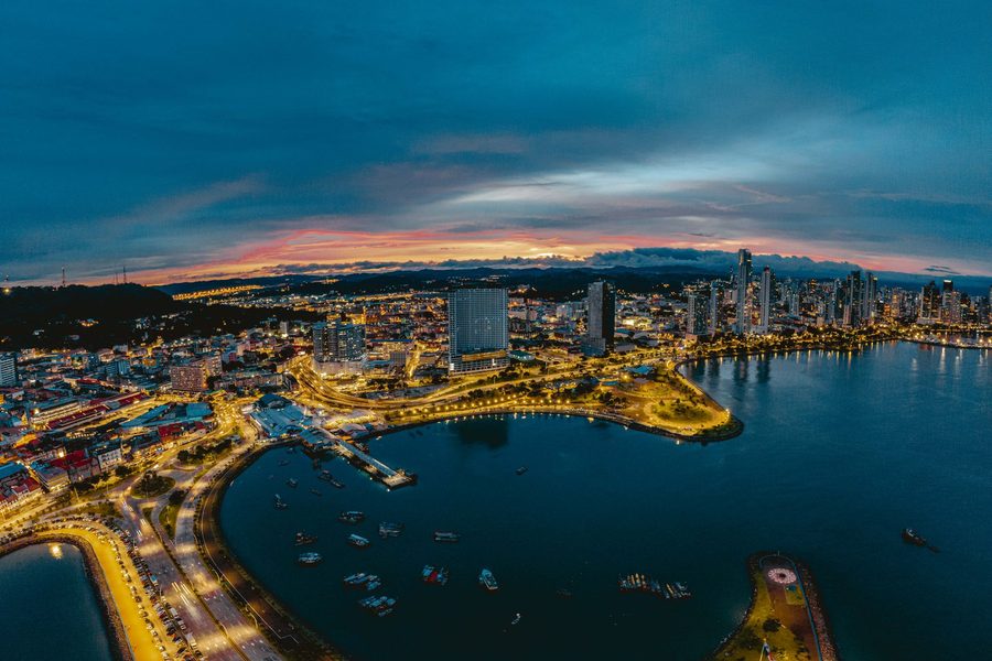 La bahía de Panamá al atardecer